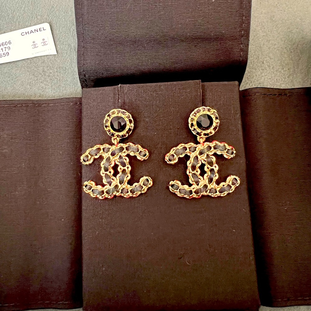 Chanel CC logo earrings